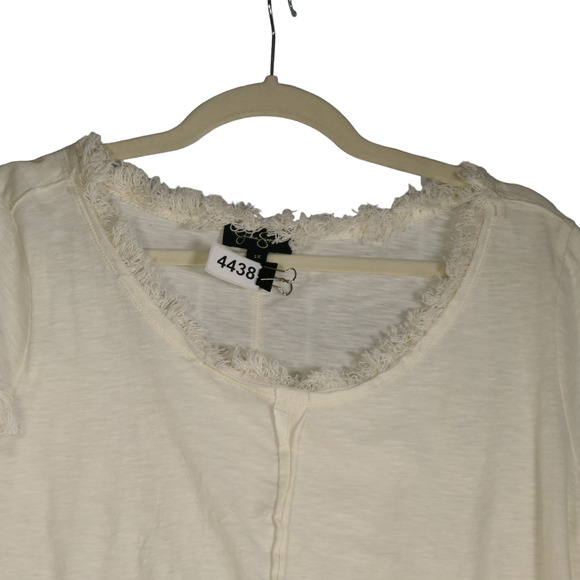 Jessica Simpson Ivory T Shirt Womens 1X Cotton Blend Fringe Short Sleeve Top - Picture 2 of 7